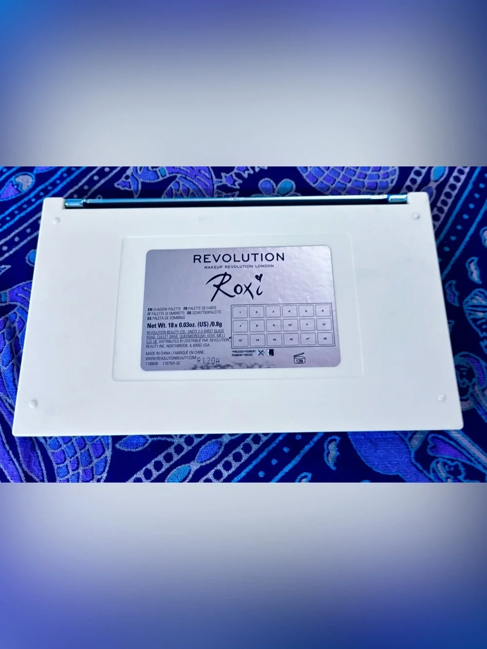 Makeup Revolution X - “Roxi” ROXXSAURUS Eyeshadow Palette- 18 Shades